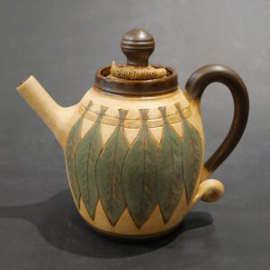 Tobacco Leaf Teapot